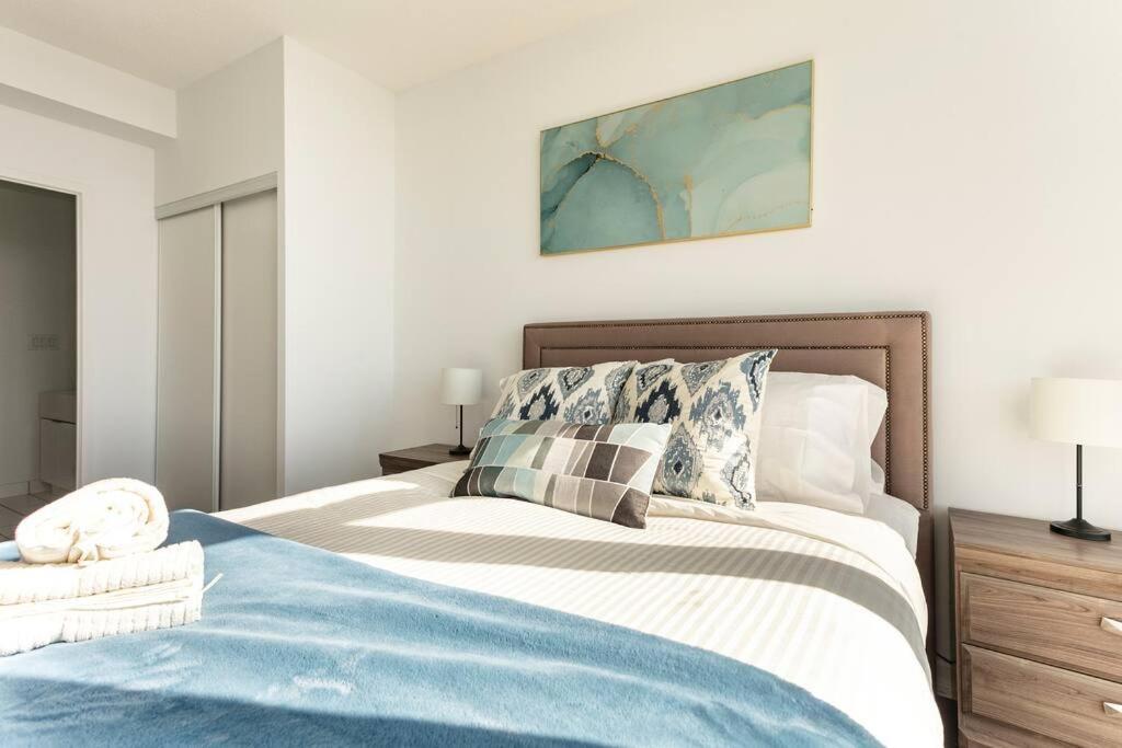 Luxury Downtown Lakeview & City View Condo Toronto Exterior foto